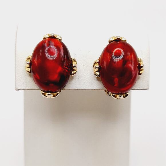 Vintage Red Marbled Lucite Clip-On Earrings Gold Tone Oval 1 Inch - Picture 6 of 8